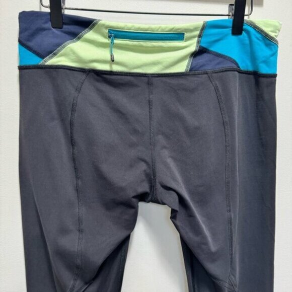 Lululemon Run Inspire Crops Size 10 Activewear Workout Yoga Running - Picture 7 of 9
